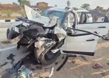 પાવાગઢથી પરત ફરતા પરિવારને ભીટોડી હાઈવે પર નડ્યો અકસ્માત, ત્રણ બાળકોના મોત, 9 લોકોને ઈજા | pavagadh …