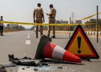 સુરત: લગ્નમાંથી પરત ફરતો પરિવાર કાર નીચે કચડાયો, પતિ-પત્ની અને માતાનું મોત, 6 વર્ષનો માસૂમ નોંધારો |…