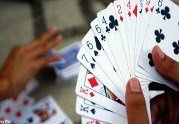 જામનગરમાં નાનકપુરી વિસ્તારમાં જાહેરમાં ગંજીપાના વડે જુગાર રમતી પાંચ મહિલાઓ ઝડપાઈ | Five women caught…