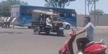 જામનગરમાં ‘એસટીની સવારી સલામતની સવારી’ બની ગઈ જોર લગા કે હઇસા, વિડીયો શહેરભરમાં વાયરલ | passengers s…