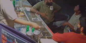 અમરેલીના બિનાકા ચોકમાં બાઈક ધીમું ચલાવવાનું કહેતા યુવક પર છરીથી હુમલો, ત્રણ શખસો સામે ફરિયાદ | Amrel…