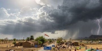 ગુજરાતમાં ફરી પડશે માવઠું: સૌરાષ્ટ્ર અને કચ્છમાં ગાજવીજ સાથે મધ્યમ વરસાદની આગાહી | Heatwave Continue…