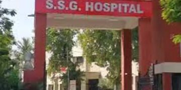 સેન્ટ્રલ યુનિવર્સિટીમાં રાત્રે જમ્યા પછી ૧૭ વિદ્યાર્થીઓની તબિયત લથડી | 17 students fall ill after ea…