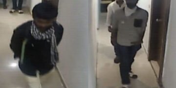 અમદાવાદમાં નાઈટ પેટ્રોલિંગ પોલ ખુલી! થલતેજ ગેસ્ટ હાઉસમાં ‘અવાજ કર્યો તો ચપ્પુ મારી દઈશ’ કહીને 92 હજા…