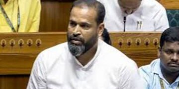 મુંબઇમાં કારચાલક પર હુમલાના બનાવમાં પૂર્વ ક્રિકેટર અને સાંસદ યુસુફ પઠાણના સસરા સહિત ત્રણની ધરપકડ | F…