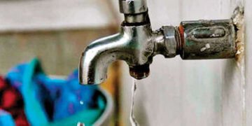 વડોદરામાં ચૂંટણી ઈફેક્ટ : ઉમેદવારોને પાણી મુદ્દે ઘેરવો થતા વિતરણ કરાતા પાણીના જથ્થામાં નોંધપાત્ર વધા…