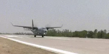 VIDEO: હાઈવે પર ઉતર્યા ભારતીય વાયુસેનાના ફાઈટર જેટ્સ, જુઓ IAFનું મહાપરાક્રમ | IAF Fighter Jets Land …