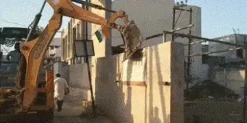 VIDEO | જામનગરમાં ગુજસીટોકના આરોપીઓ પર કડક કાર્યવાહી, પૂર્વ કોર્પોરેટર અલતાફ ખફી અને તેની ગેંગનું ગે…