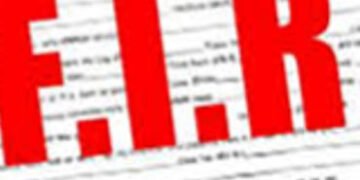 દીકરીએ ફી માગતા ઉશ્કેરાયેલા પિતાએ માર માર્યો | Father beats daughter up after she asks for fees