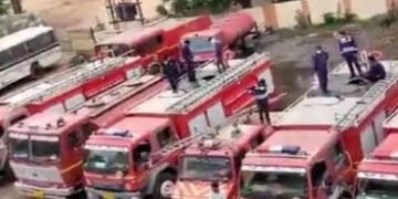 શું કોર્પોરેશન હડતાળની જ ભાષા સમજે છે..ફાયર બ્રિગેડના કોન્ટ્રાક્ટના 150 જવાનાેનો પગાર ફરી અટવાયો | S…