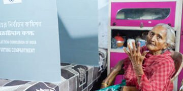 બંગાળ-તમિલનાડુમાં લોકશાહીનો મહાકુંભ: મતદાન કેન્દ્રો પર વહેલી સવારથી જ લાંબી કતારો | West Bengal & Ta…