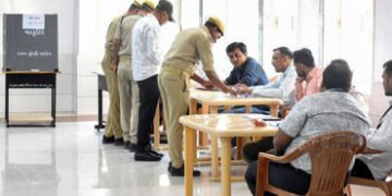 ગુજરાત અને મહારાષ્ટ્રમાં પેટા ચૂંટણી: ઉમરેઠમાં 11 વાગ્યા સુધીમાં 25 ટકા મતદાન | Bypoll Voting Begins…