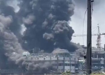 ભરૂચ: ઝઘડિયા GIDCની કંપનીમાં બ્લાસ્ટ બાદ ભીષણ આગ, 10થી વધુ કામદારો દાઝ્યા, તમામને હોસ્પિટલ ખસેડાયા |…