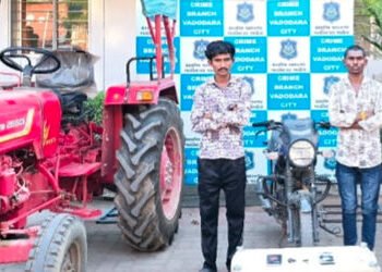 સનફાર્મા રોડ પરથી ટ્રોલી સાથેનું ટ્રેક્ટર ચોરનાર બે વાહન ઉઠાવગીર પકડાયા | two accused caught who the…