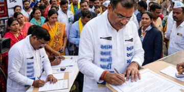 ‘હું પક્ષપલટો નહીં કરું…’, રાઘવ ચઢ્ઢા ભાજપમાં જોડાતાં ગુજરાત AAP એક્શન મોડમાં! સુરતમાં ઉમેદવારો પા…