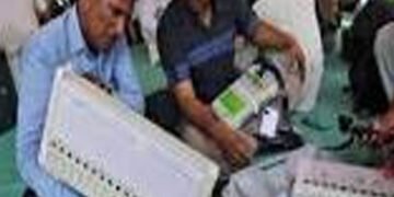 બરડા ડુંગર વિસ્તારમાં ચૂંટણી માટે વાયરલેસ સેટ, વોકી-ટોકીનો ઉપયોગ | Use of wireless sets walkie talki…