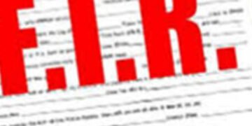 ગેરકાયદે દીવાલ તોડવા ગયેલા સ્ટાફની કામગીરી અટકાવી | Staff who went to demolish illegal wall stopped …