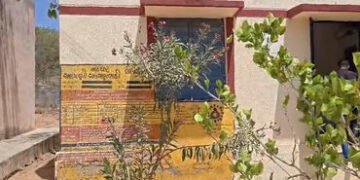 વાવ-થરાદ: કેસરસી ગોળિયા ગામની આંગણવાડીમાં મહિલા તેડાઘરની હત્યા, આરોપીની શોધખોળ શરૂ | Anganwadi Helpe…