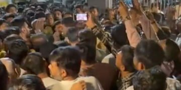 સુરત: અલથાણમાં વિધર્મી યુવકે સગીરાની છેડતી કરતા સ્થાનિકોમાં આક્રોષ, આરોપીની તાત્કાલિક ધરપકડ, ટોળા પર…