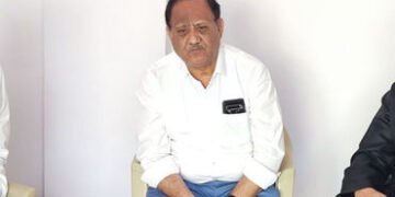 કોંગ્રેસના કોર્પોરેટર જેલમાં તો સાબિર કાબલીવાલા પ્રચારમાં… બોગસ ખેડૂત કેસમાં સરકારના બેવડાં ધોરણ |…