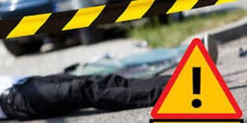 પિતા મૃત્યુ પામતા ઘરે આવેલા માસીને મૂકવા જતાં યુવાન ડમ્પર નીચે કચડાયો | Young man crushed under dump…