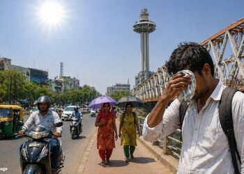 અમદાવાદમાં અગનગોળા વરસ્યા, 43.1 ડિગ્રી સાથે હોટેસ્ટ સિટી, 9 શહેરોમાં 41 ડિગ્રીથી વધુ તાપમાન | Ahmeda…