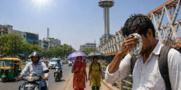 અમદાવાદમાં અગનગોળા વરસ્યા, 43.1 ડિગ્રી સાથે હોટેસ્ટ સિટી, 9 શહેરોમાં 41 ડિગ્રીથી વધુ તાપમાન | Ahmeda…