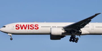 દિલ્હી એરપોર્ટ પર ફુલ ઇમરજન્સી જાહેર, સ્વિસ એરના વિમાનમાં ટેક-ઓફ વખતે ધુમાડા નીકળ્યા, 4 ઇજાગ્રસ્ત | …