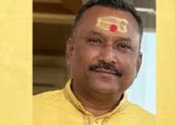 24 વર્ષથી ગેટ બંધ થયા નથી તો હવે કેમ…કોંગી ઉમેદવાર આશિષ જોષીએ બૂથના ગેટ ખોલાવ્યા | Congress candid…
