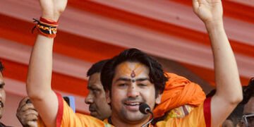 છત્રપતિ શિવાજી મહારાજ પર ધીરેન્દ્ર શાસ્ત્રીની વિવાદિત ટિપ્પણી, અભિનેતા રિતેશ દેશમુખ ભડક્યો | Riteish…