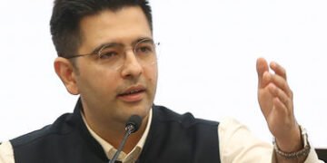 ટોક્સિક વાતાવારણને કારણે…: રાતોરાત લાખો ફોલોઅર્સ ગુમાવ્યા બાદ રાઘવ ચઢ્ઢાનું ‘Gen Z’ ડેમેજ કંટ્રોલ …