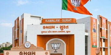 અસંતોષના વમળમાં ફસાયું સુરત શહેર ભાજપ, ચૂંટણીમાં નારાજ નેતાઓએ અંદરખાને ખેલ કર્યો હોવાની ચર્ચા, એક્શન…