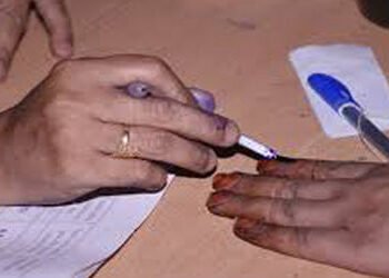 વોર્ડનં. ૧૧માંરી-ઈલેક્શન યોજવા કોંગ્રેસની માગ | Congress demands re election in Ward No 11