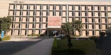 ગાંધીનગર: 5 અધિકારીઓની અધિક સચિવ અને 39ની નાયબ સચિવ તરીકે બઢતી, 21 સંયુક્ત સચિવની બદલી, જુઓ યાદી | G…