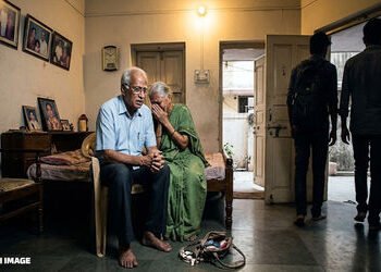 વડોદરા: તમે મતદાન કર્યું કે નહીં? તેમ કહી વૃદ્ધ દંપતીને બંધક બનાવી લાખોની લૂંટ | vadodara sama elder…