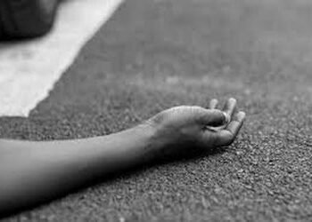 ધોલેરા રોડ પર કાર દિવાલ સાથે અથડાતા યુવાનનું મોત | Young man dies after car crashes into wall on Dho…