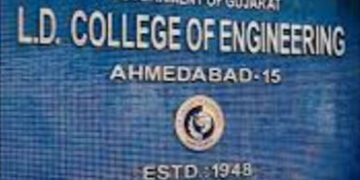 પીએસઆઇએ ભાજપના કાર્યકરને અટકાવીને લાફો મારતા હોબાળો | PSI a wichi emon chon angangen BJP