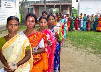 દીદી કે દાદા? બંગાળમાં બીજા ફેઝનું મતદાન શરૂ; શું પ્રથમ તબક્કાનો 93% મતદાનનો રેકોર્ડ તૂટશે? | Bengal…