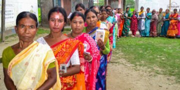 દીદી કે દાદા? બંગાળમાં બીજા ફેઝનું મતદાન શરૂ; શું પ્રથમ તબક્કાનો 93% મતદાનનો રેકોર્ડ તૂટશે? | Bengal…