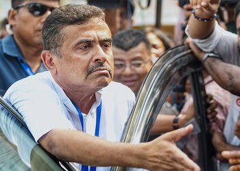 બંગાળમાં જેનો ડર હતો એ જ થયું! બીજા તબક્કામાં મતદાન લોહિયાળ, ઠેર ઠેર હિંસા; EVM સાથે ચેડાં | west be…