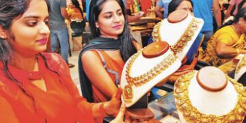 સોનાની રોકાણ માંગ 54 ટકા વધી, જ્વેલરીમાં પીછેહઠ | Investment demand for gold increases by 54 percent…