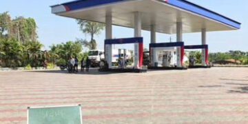 ચૂંટણી પૂર્ણ થતા જ જનતા પરેશાન: નસવાડીના પેટ્રોલ પંપો પર ‘નો સ્ટોક’ ના બોર્ડ લાગ્યા, વાહનચાલકોમાં રો…