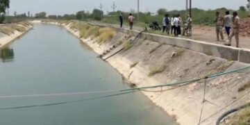 મોરબીના હળવદ પાસે મોટી દુર્ઘટના: નર્મદા કેનાલમાં ન્હાવા પડેલા તમિલનાડુના બે કિશોર ડૂબ્યા | Tragic In…