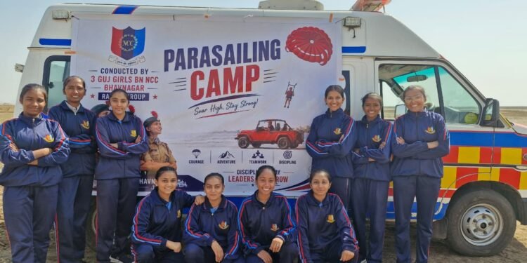 ભાવનગરમાં NCC પેરાસેલિંગ કેમ્પ કાર્યરત-400 કેડેટ્સ ઉત્સાહભેર સહભાગી થયા.