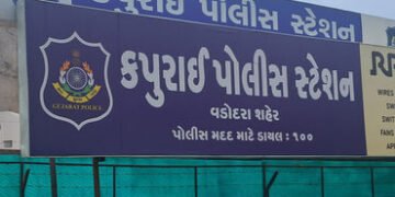 SMCએ કન્ટેનરમાં પોપકોર્નની આડમાં લઈ જવાતો દારૂનો જથ્થો ઝડપી પાડ્યો | SMC seizes liquor being smuggle…