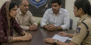 VIDEO | અમદાવાદ: પરિણીતાએ નણંદનું પ્રેમપ્રકરણ છતું કર્યું, પતિએ દહેજ માંગણી અને મારઝૂડ કરી આપી દીધા …