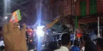 પ.બંગાળમાં સત્તા પરિવર્તન સાથે જ હિંસા, TMC ઓફિસ પર બુલડોઝર ફર્યું, આસનસોલમાં આગચંપી | Bengal Post P…
