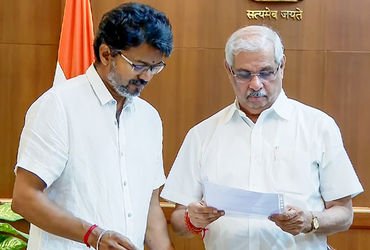વિજયના શપથ પર ‘ગ્રહણ’: ધારાસભ્ય ગુમ, નકલી સહી અને હોર્સ-ટ્રેડિંગના આરોપો બાદ રાષ્ટ્રપતિ શાસનની અટકળો…