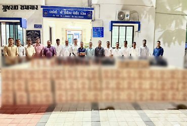 જામનગર: દરેડ GIDC પ્રાઇવેટ ઝોનમાંથી ₹57 લાખનો દારૂ ઝડપાયો, પાસાના આરોપીએ જેલમાંથી બહાર આવી ફરી નેટવર…