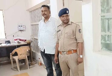 કોંગ્રેસી કાઉન્સિલર આશિષ જોષીની અમદાવાદથી ધરપકડ, ૧ દિવસના રિમાન્ડ | Congress councilor Ashish Joshi …